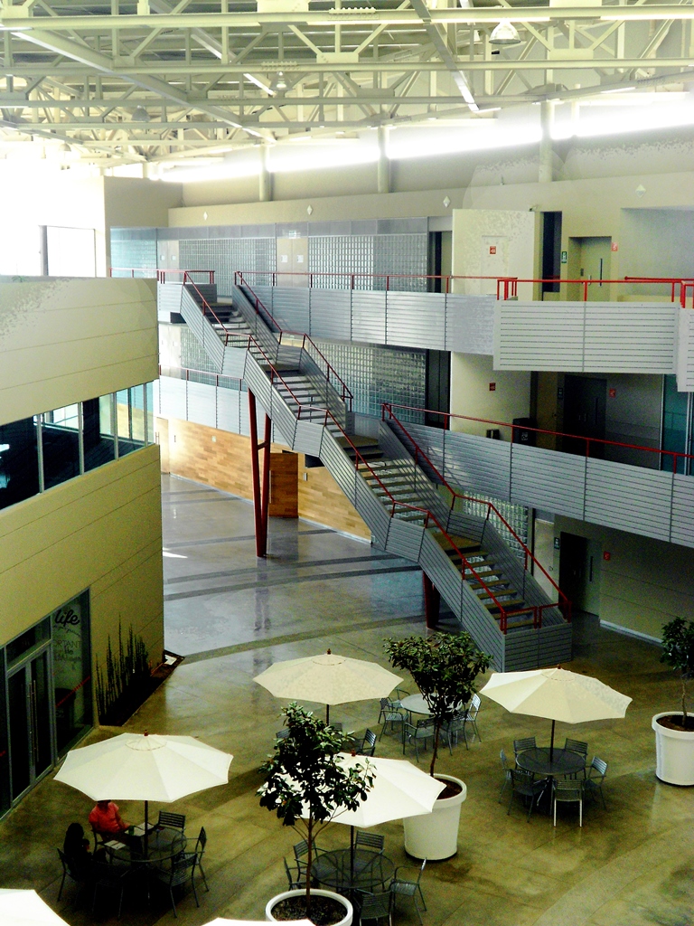 Escuela Bancaria y Comercial campus San Luís Potosí . foto selecionada. 006